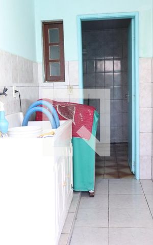 Casa à venda com 140m², 3 quartos e 2 vagasLavanderia
