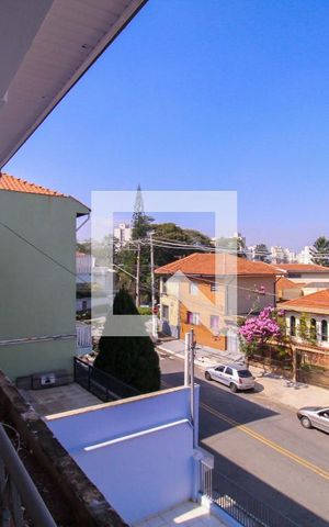 Casa à venda com 253m², 4 quartos e 3 vagas Casa à venda com 253m², 4 quartos e 3 vagasVaranda