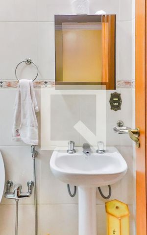 Casa à venda com 347m², 4 quartos e 6 vagas Casa à venda com 347m², 4 quartos e 6 vagasQuarto 2 - Suite Banheiro