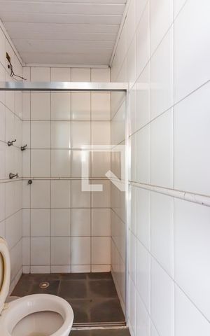 Casa à venda com 400m², 4 quartos e 5 vagas Casa à venda com 400m², 4 quartos e 5 vagasBanheiro de Serviço