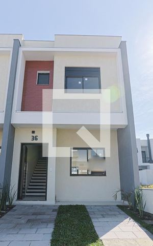 Casa à venda com 120m², 3 quartos e 2 vagas Casa à venda com 120m², 3 quartos e 2 vagasFachada