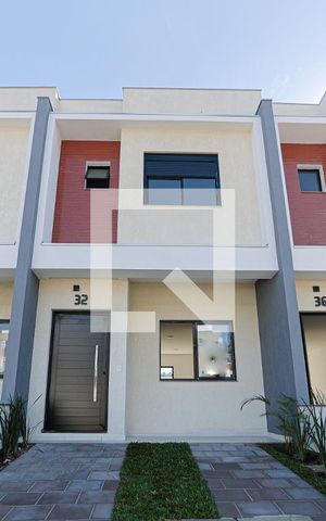 Casa à venda com 120m², 3 quartos e 2 vagas Casa à venda com 120m², 3 quartos e 2 vagasFachada