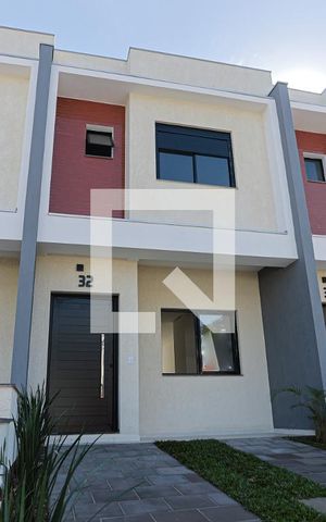 Casa à venda com 120m², 3 quartos e 2 vagas Casa à venda com 120m², 3 quartos e 2 vagasFachada