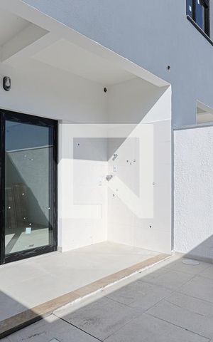 Casa à venda com 120m², 3 quartos e 2 vagas Casa à venda com 120m², 3 quartos e 2 vagasPátio