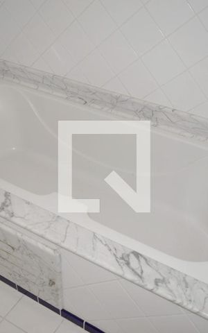 Apartamento à venda com 222m², 4 quartos e 2 vagasBanheiro da Suíte - detalhe banheira