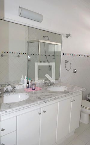 Apartamento à venda com 222m², 4 quartos e 2 vagasBanheiro