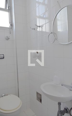 Apartamento à venda com 222m², 4 quartos e 2 vagasBanheiro de Serviço
