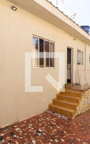 Casa à venda com 240m², 5 quartos e 1 vaga Casa à venda com 240m², 5 quartos e 1 vagaQuintal