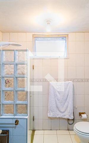 Casa para alugar com 189m², 4 quartos e 2 vagas Casa para alugar com 189m², 4 quartos e 2 vagasSuite 01 - Banheiro
