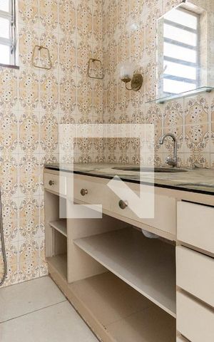 Apartamento à venda com 71m², 2 quartos e sem vagaBanheiro