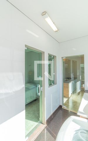 Casa à venda com 280m², 3 quartos e 4 vagas Casa à venda com 280m², 3 quartos e 4 vagasÁrea de Serviço