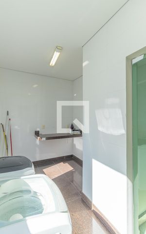 Casa à venda com 280m², 3 quartos e 4 vagas Casa à venda com 280m², 3 quartos e 4 vagasÁrea de Serviço