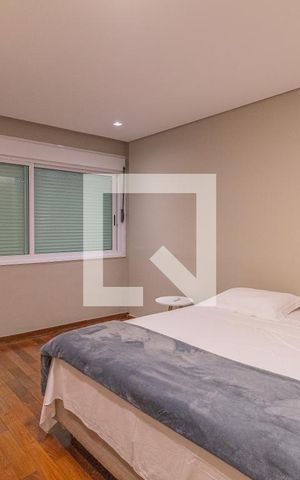 Casa à venda com 280m², 3 quartos e 4 vagas Casa à venda com 280m², 3 quartos e 4 vagasSuite