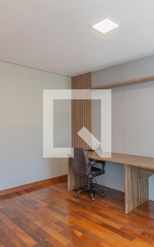 Casa à venda com 280m², 3 quartos e 4 vagas Casa à venda com 280m², 3 quartos e 4 vagasEscritório e Hall dos Dormitórios