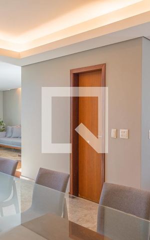 Casa à venda com 280m², 3 quartos e 4 vagas Casa à venda com 280m², 3 quartos e 4 vagasCopa