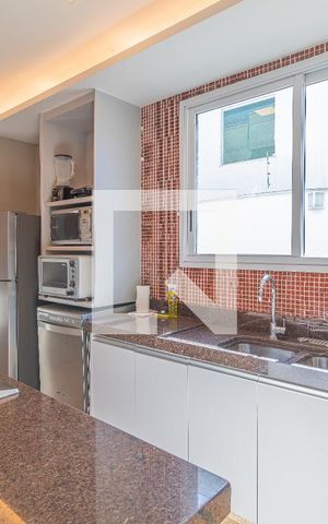 Casa à venda com 280m², 3 quartos e 4 vagas Casa à venda com 280m², 3 quartos e 4 vagasCozinha