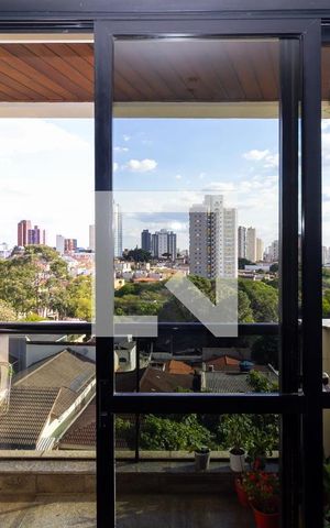 Apartamento à venda com 176m², 4 quartos e 3 vagas Apartamento à venda com 176m², 4 quartos e 3 vagasSacada