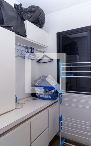 Apartamento à venda com 176m², 4 quartos e 3 vagas Apartamento à venda com 176m², 4 quartos e 3 vagasQuarto de Serviço