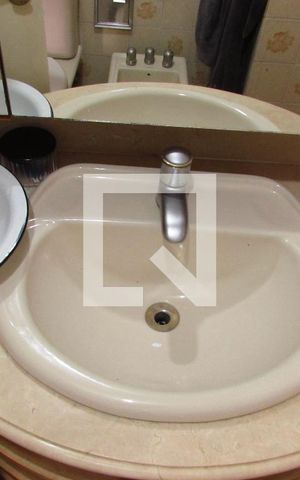 Apartamento para alugar com 77m², 2 quartos e 2 vagasBanheiro