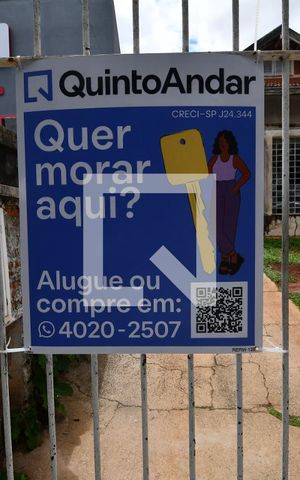 Casa para alugar com 200m², 3 quartos e 20 vagasPlaquinha Código RERW-126