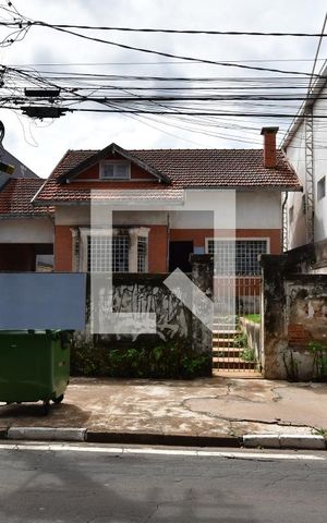 Casa para alugar com 200m², 3 quartos e 20 vagasFachada
