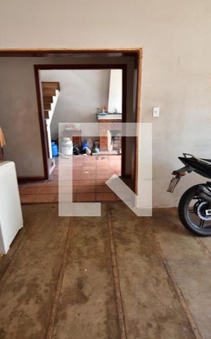 Casa para alugar com 200m², 3 quartos e 20 vagasSala 1