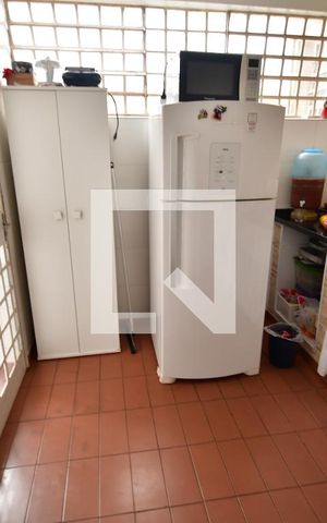 Casa para alugar com 200m², 3 quartos e 20 vagasCozinha