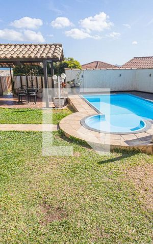 Casa à venda com 474m², 6 quartos e 4 vagas Casa à venda com 474m², 6 quartos e 4 vagasJardim / piscina / churrasqueira