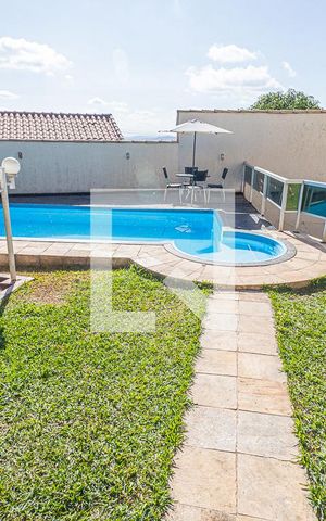 Casa à venda com 474m², 6 quartos e 4 vagas Casa à venda com 474m², 6 quartos e 4 vagasJardim / piscinaJardim / piscina / churrasqueira