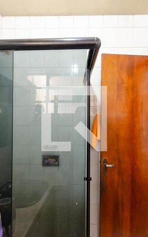 Casa à venda com 140m², 3 quartos e 2 vagas Casa à venda com 140m², 3 quartos e 2 vagasBanheiro