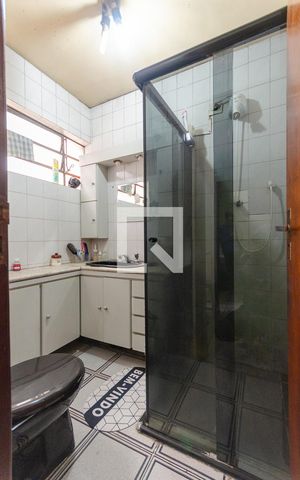 Casa à venda com 140m², 3 quartos e 2 vagas Casa à venda com 140m², 3 quartos e 2 vagasBanheiro