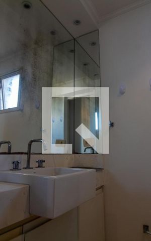 Apartamento para alugar com 70m², 1 quarto e 2 vagas Apartamento para alugar com 70m², 1 quarto e 2 vagasBanheiro da Suíte