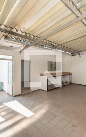 Casa para alugar com 142m², 2 quartos e 3 vagas Casa para alugar com 142m², 2 quartos e 3 vagasQuintal