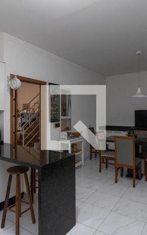 Casa para alugar com 194m², 3 quartos e 3 vagas Casa para alugar com 194m², 3 quartos e 3 vagasCozinha/Copa