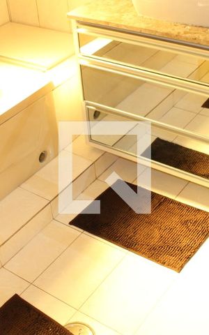 Casa à venda com 200m², 3 quartos e 2 vagasBanheiro