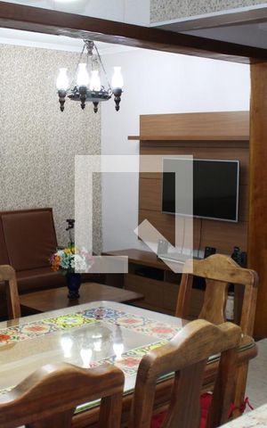 Casa à venda com 200m², 3 quartos e 2 vagasSala