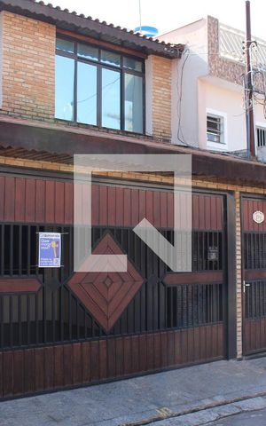 Casa à venda com 200m², 3 quartos e 2 vagasFachada