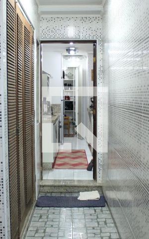 Casa à venda com 200m², 3 quartos e 2 vagasCorredor