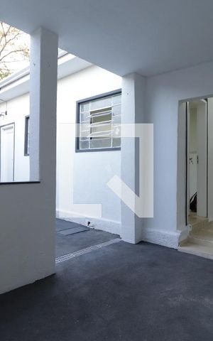 Casa para alugar com 120m², 2 quartos e sem vagaQuintal