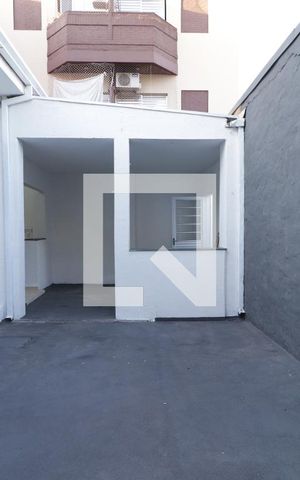 Casa para alugar com 120m², 2 quartos e sem vagaQuintal