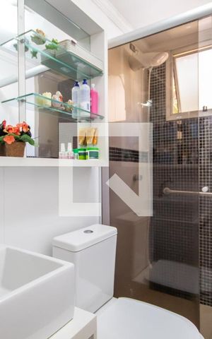 Apartamento à venda com 56m², 2 quartos e sem vaga Apartamento à venda com 56m², 2 quartos e sem vagaBanheiro