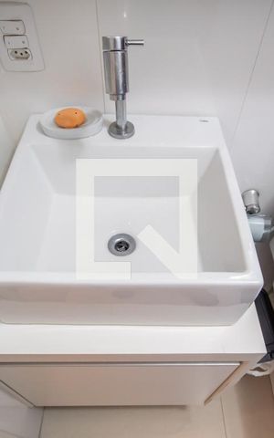 Apartamento à venda com 56m², 2 quartos e sem vaga Apartamento à venda com 56m², 2 quartos e sem vagaBanheiro