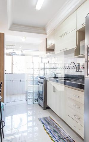 Apartamento à venda com 56m², 2 quartos e sem vaga Apartamento à venda com 56m², 2 quartos e sem vagaCozinha
