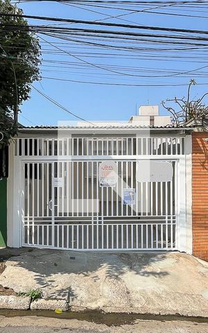 Casa à venda com 115m², 2 quartos e 1 vagaFachada + plaquinha