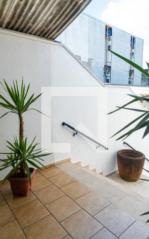Casa à venda com 400m², 4 quartos e 4 vagas Casa à venda com 400m², 4 quartos e 4 vagasVista do Quarto 2