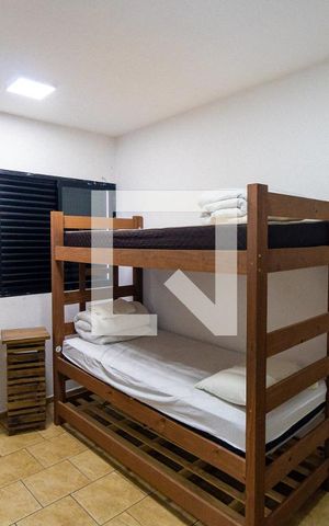Casa à venda com 400m², 4 quartos e 4 vagas Casa à venda com 400m², 4 quartos e 4 vagasSuite dos Fundos