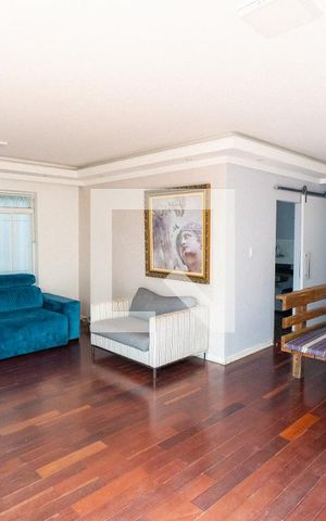 Casa à venda com 400m², 4 quartos e 4 vagas Casa à venda com 400m², 4 quartos e 4 vagasSala