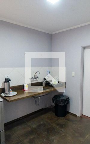 Casa à venda com 400m², 4 quartos e 4 vagas Casa à venda com 400m², 4 quartos e 4 vagasCozinha