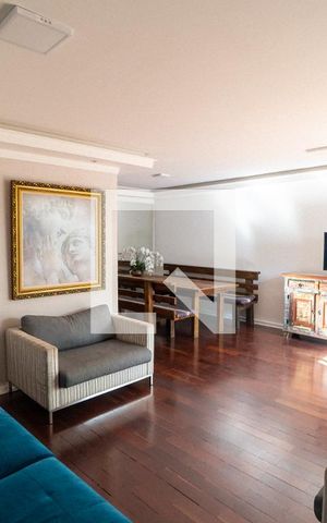 Casa à venda com 400m², 4 quartos e 4 vagas Casa à venda com 400m², 4 quartos e 4 vagasSala