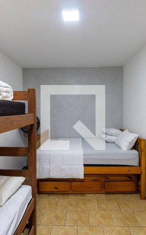 Casa à venda com 400m², 4 quartos e 4 vagas Casa à venda com 400m², 4 quartos e 4 vagasSuite dos Fundos